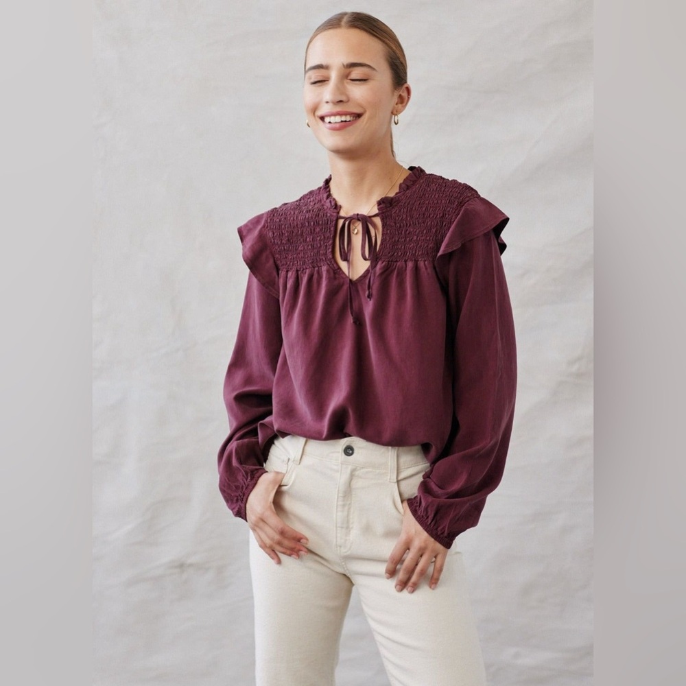 BELLA DAHL Long Sleeve Smocked Ruffle Top in WILDBERRY Burgundy Red Small